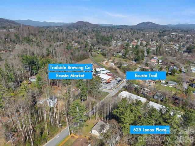 625 Lenox Place, Hendersonville, NC 28739