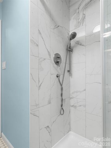 625 Lenox Place, Hendersonville, NC 28739