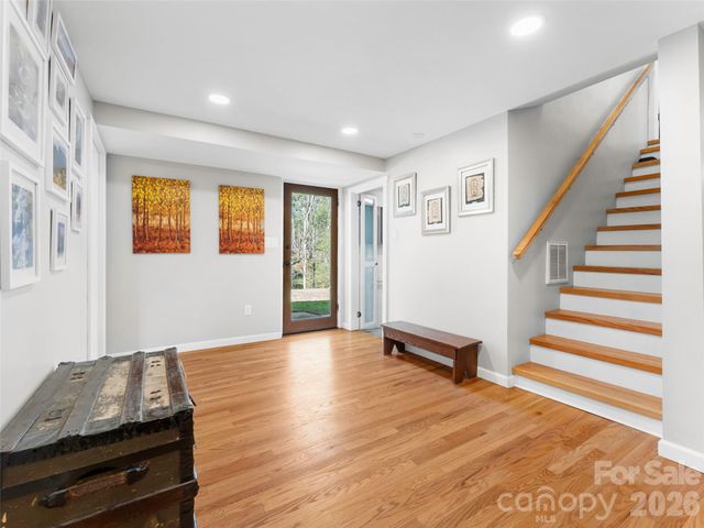 625 Lenox Place, Hendersonville, NC 28739