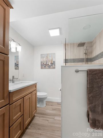 625 Lenox Place, Hendersonville, NC 28739