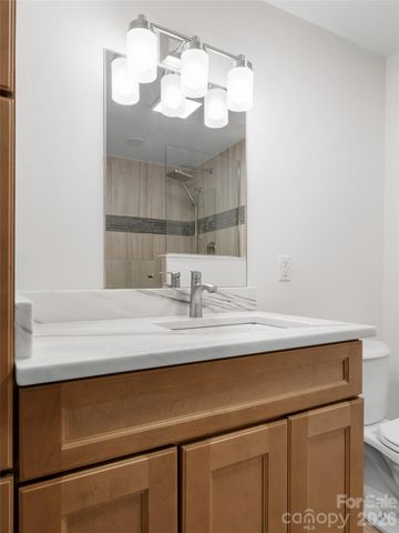 625 Lenox Place, Hendersonville, NC 28739