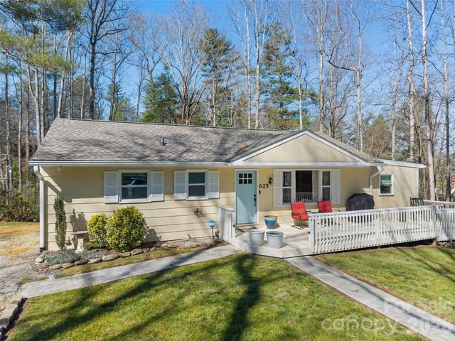 625 Lenox Place, Hendersonville, NC 28739