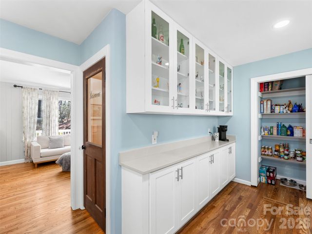 625 Lenox Place, Hendersonville, NC 28739