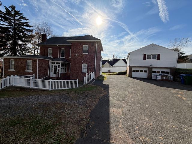 2964 State Street 2, Hamden, CT 06517