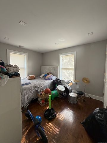 2964 State Street 2, Hamden, CT 06517