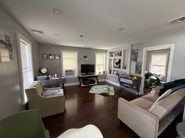 2964 State Street 2, Hamden, CT 06517