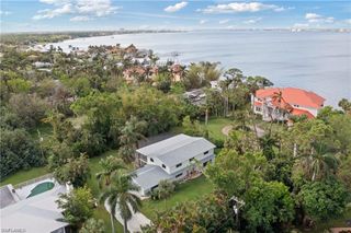 8531 Yorkshire LN, Fort Myers, FL 33919
