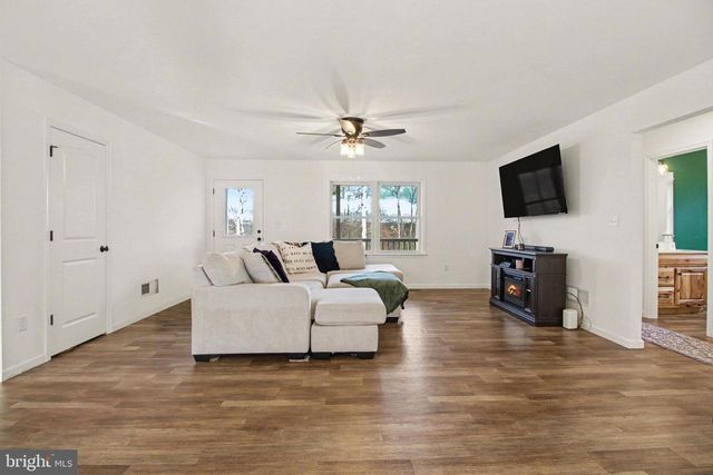 1296 BOWER RD, Shermans Dale, PA 17090