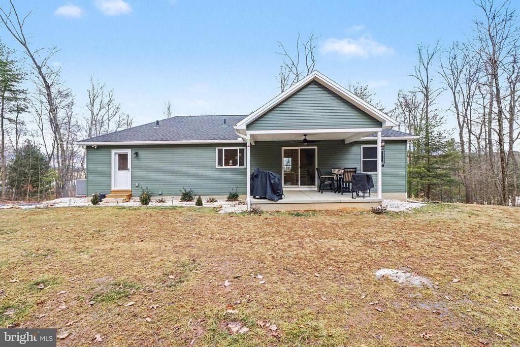 1296 BOWER RD, Shermans Dale, PA 17090