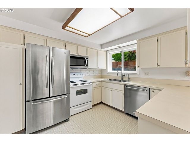 14968 Sw APRIL Ct, Sherwood, OR 97140
