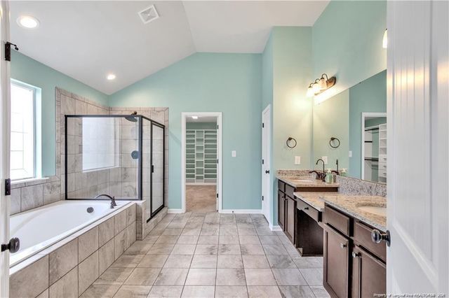 6132 Shannon Woods Way, Hope Mills, NC 28348