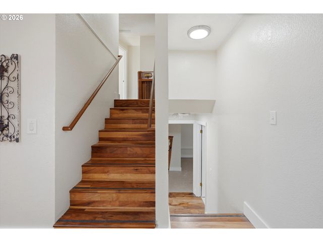 2160 Se PALOMA Dr, Gresham, OR 97080