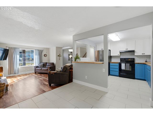 2160 Se PALOMA Dr, Gresham, OR 97080