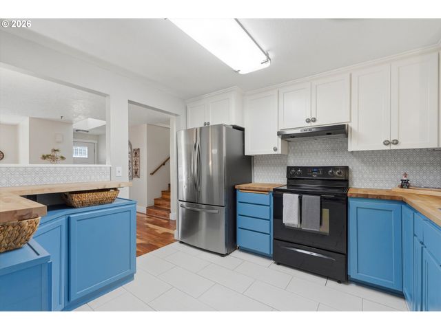 2160 Se PALOMA Dr, Gresham, OR 97080