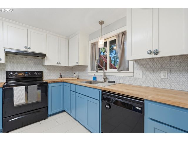 2160 Se PALOMA Dr, Gresham, OR 97080