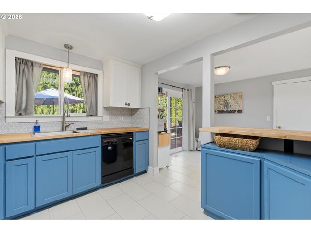 2160 Se PALOMA Dr, Gresham, OR 97080