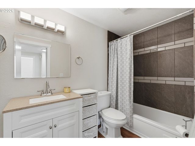 2160 Se PALOMA Dr, Gresham, OR 97080