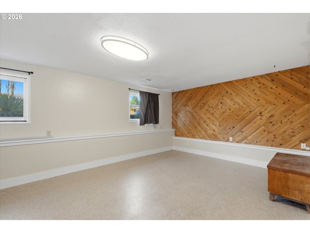 2160 Se PALOMA Dr, Gresham, OR 97080
