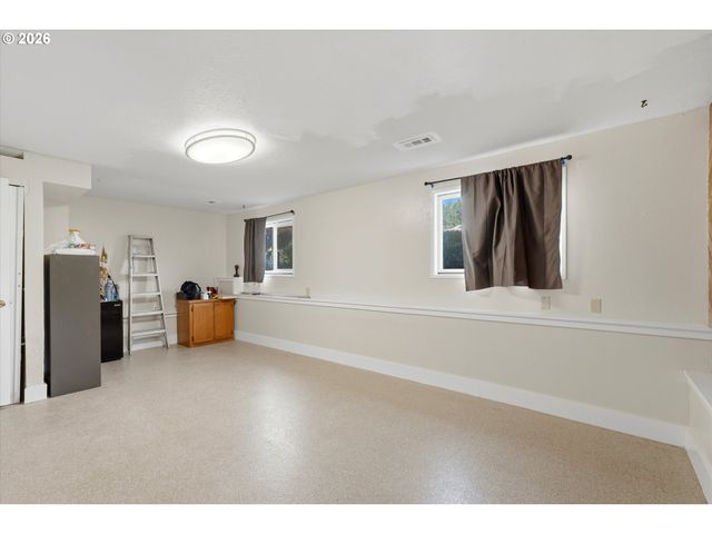 2160 Se PALOMA Dr, Gresham, OR 97080