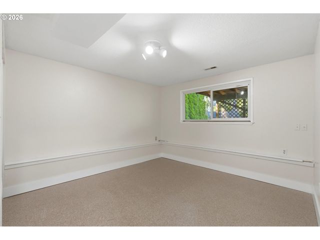 2160 Se PALOMA Dr, Gresham, OR 97080