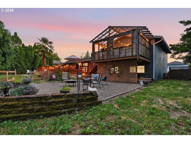 2160 Se PALOMA Dr, Gresham, OR 97080