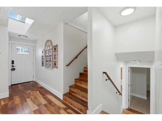 2160 Se PALOMA Dr, Gresham, OR 97080