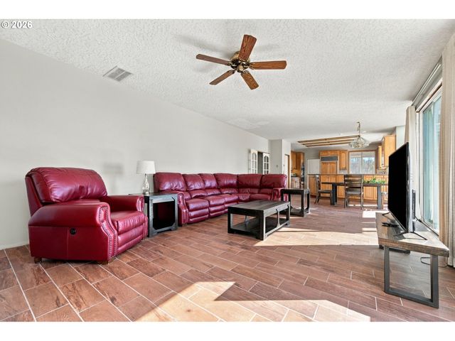 24500 Ne LIBERTY Dr, Battle Ground, WA 98604