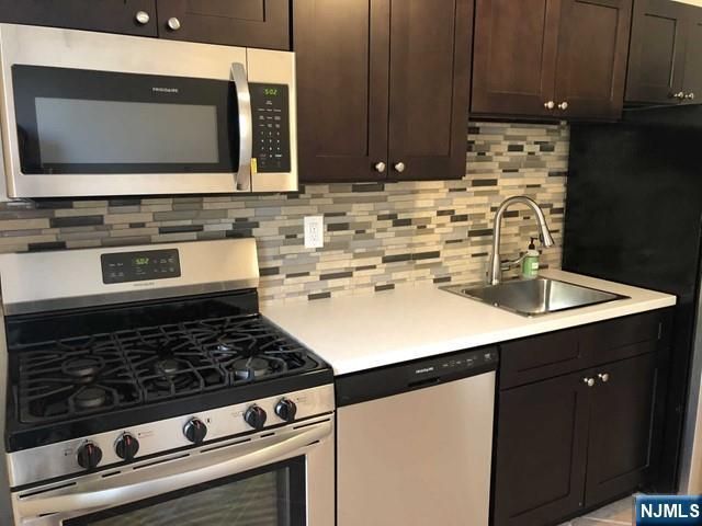 2205 N Central Road 5A, Fort Lee, NJ 07024