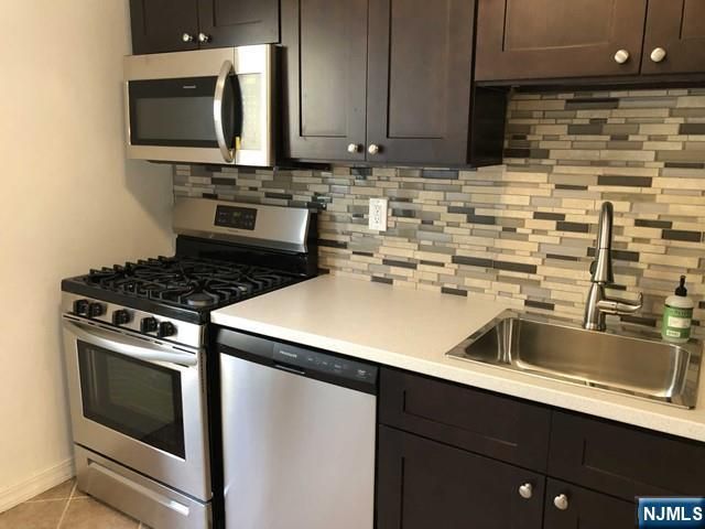 2205 N Central Road 5A, Fort Lee, NJ 07024