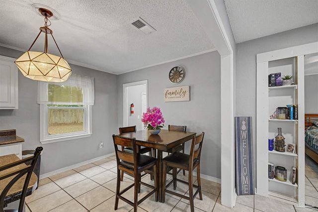 1200 Cheyenne Cir, Pensacola, FL 32505