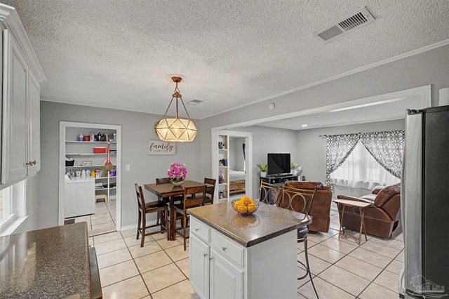1200 Cheyenne Cir, Pensacola, FL 32505