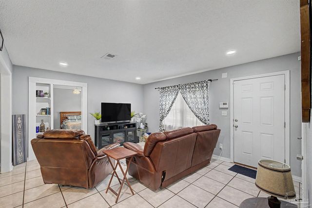 1200 Cheyenne Cir, Pensacola, FL 32505