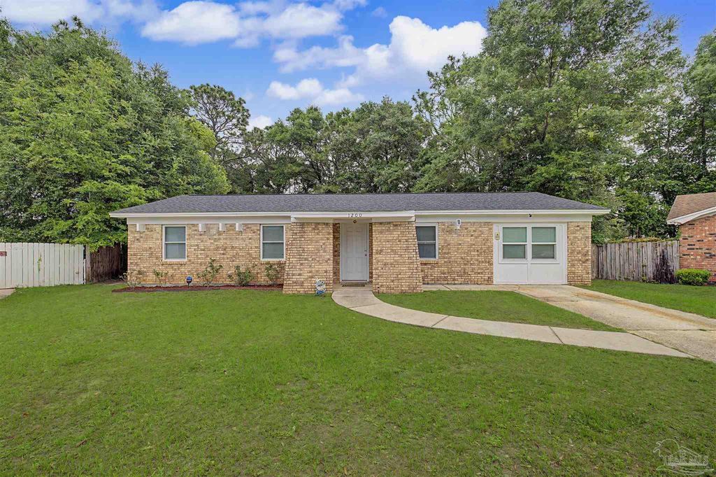 1200 Cheyenne Cir, Pensacola, FL 32505