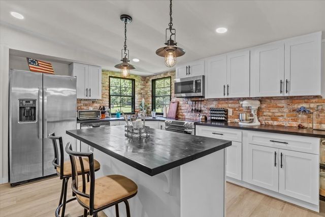 1227 Brushy Rd, Centerville, TN 37033