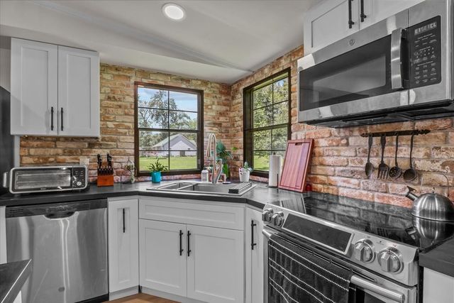 1227 Brushy Rd, Centerville, TN 37033