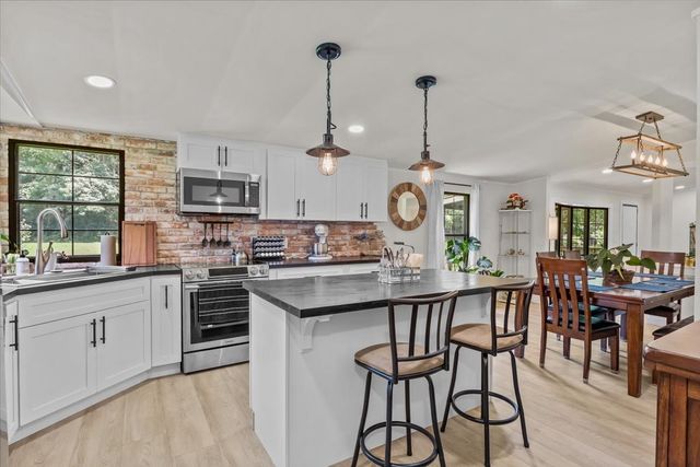 1227 Brushy Rd, Centerville, TN 37033
