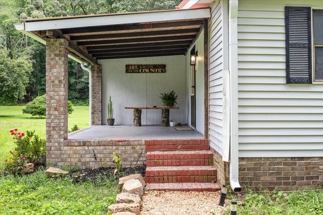 1227 Brushy Rd, Centerville, TN 37033