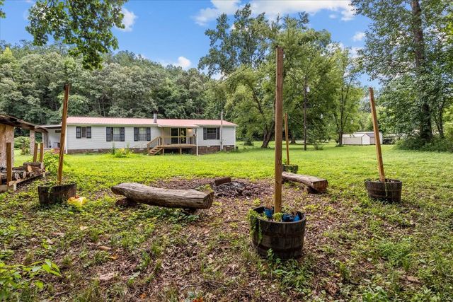 1227 Brushy Rd, Centerville, TN 37033