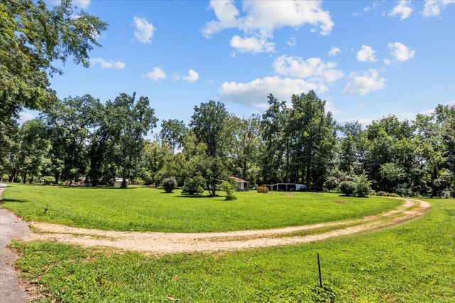 1227 Brushy Rd, Centerville, TN 37033