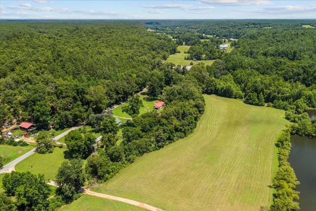 1227 Brushy Rd, Centerville, TN 37033