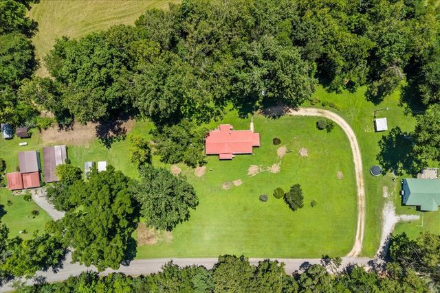 1227 Brushy Rd, Centerville, TN 37033