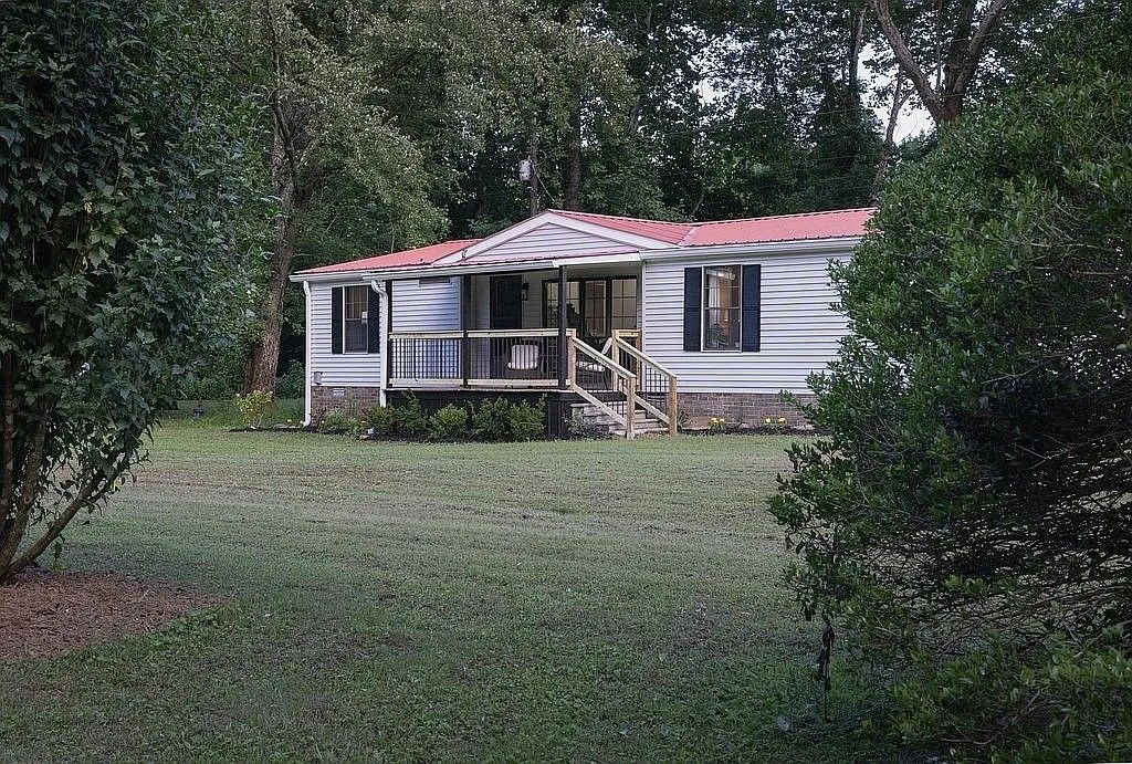 1227 Brushy Rd, Centerville, TN 37033