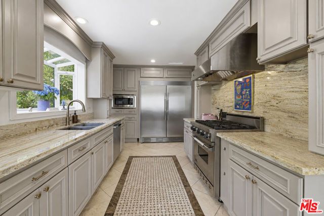 2300 Benedict Canyon Drive, Beverly Hills, CA 90210