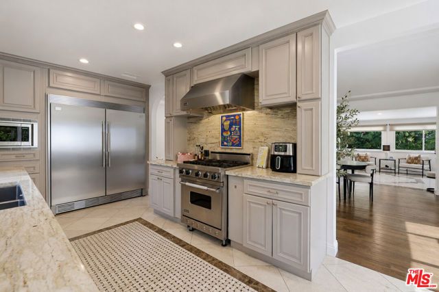 2300 Benedict Canyon Drive, Beverly Hills, CA 90210