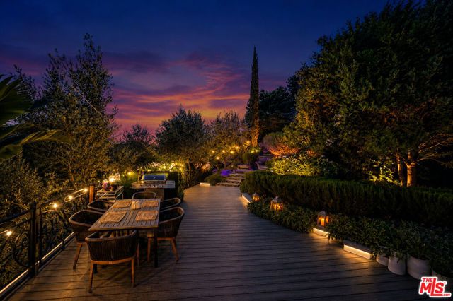 2300 Benedict Canyon Drive, Beverly Hills, CA 90210