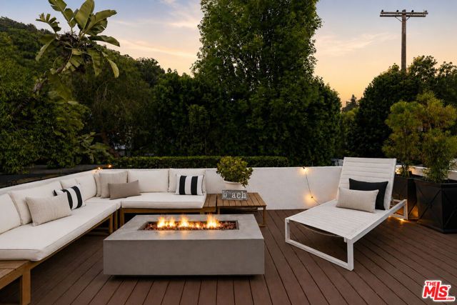 2300 Benedict Canyon Drive, Beverly Hills, CA 90210