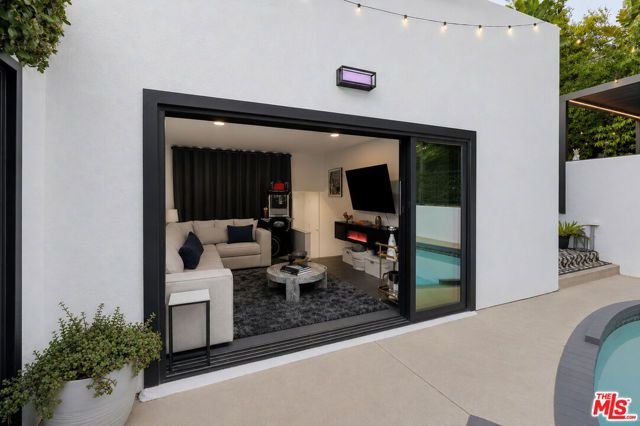 2300 Benedict Canyon Drive, Beverly Hills, CA 90210