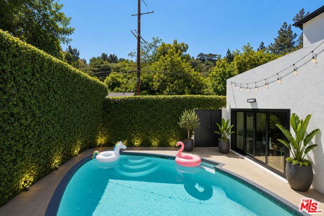 2300 Benedict Canyon Drive, Beverly Hills, CA 90210