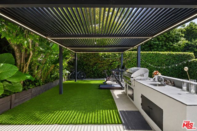2300 Benedict Canyon Drive, Beverly Hills, CA 90210