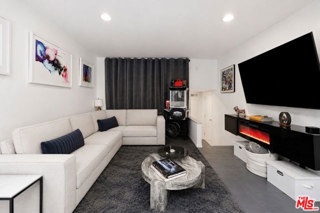 2300 Benedict Canyon Drive, Beverly Hills, CA 90210